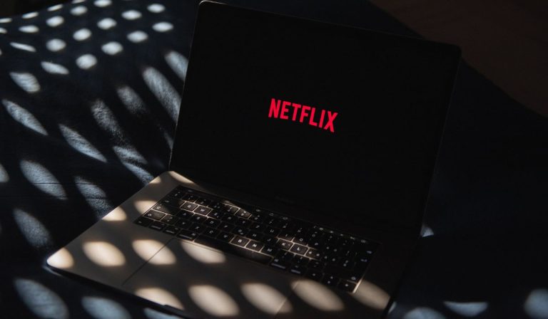 Можете ли вы скачать эпизоды Netflix на MacBook?