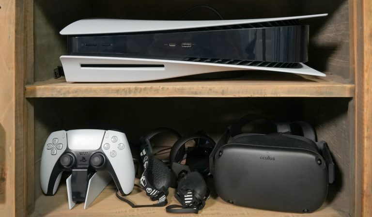 Можете ли вы подключить Oculus Quest к PS5?