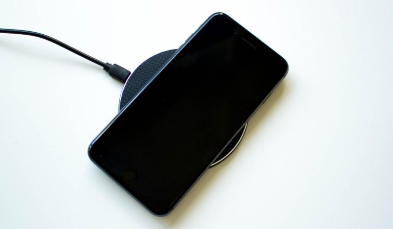 Есть ли в iPhone 8 возможность беспроводной зарядки?