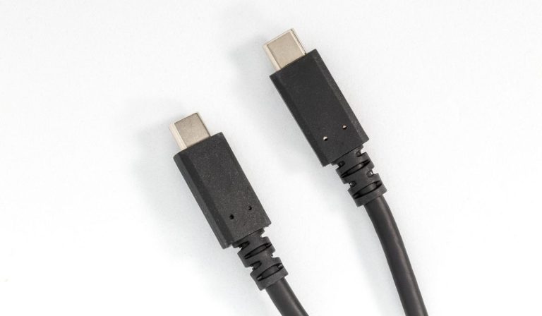 Может ли кабель USB-C питать монитор?