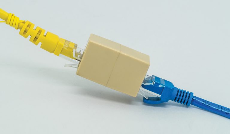 Как соединить два кабеля Ethernet вместе