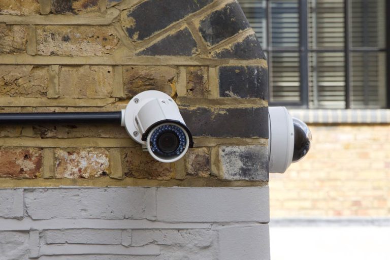 Можете ли вы направить камеру слежения на улицу?