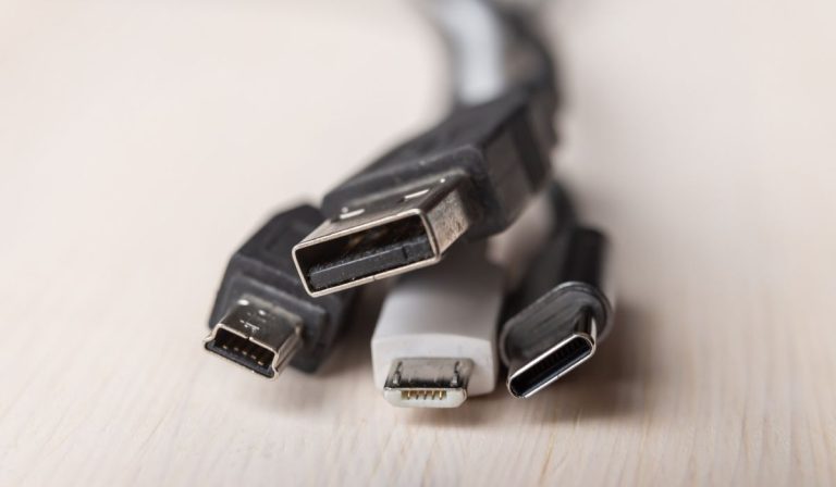 Почему USB-кабели перестают работать (и как их починить)
