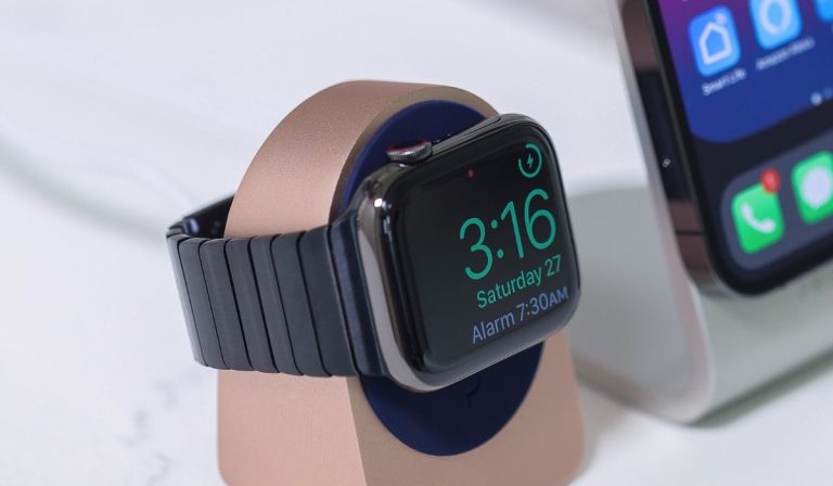 Почему ваши Apple Watch не заряжаются, когда батарея разряжена