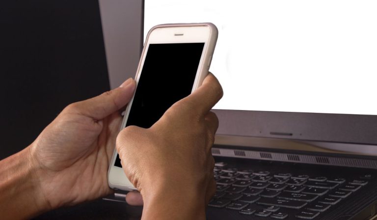 Как устранить неполадки с исправлением черного экрана iPhone