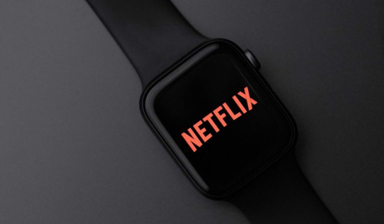 Как смотреть Netflix на ходу с помощью Apple Watch